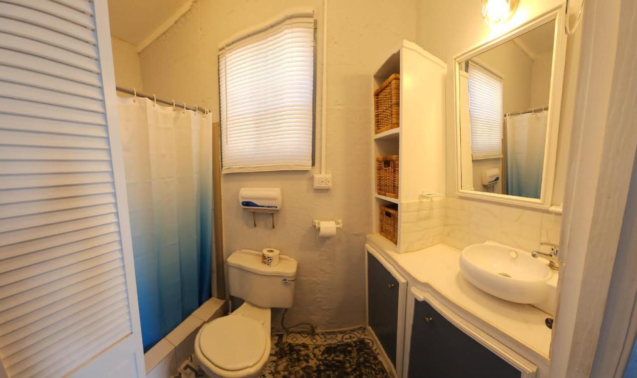 Gloria'S Mini Hideaway Apartment Christ Church Exterior photo