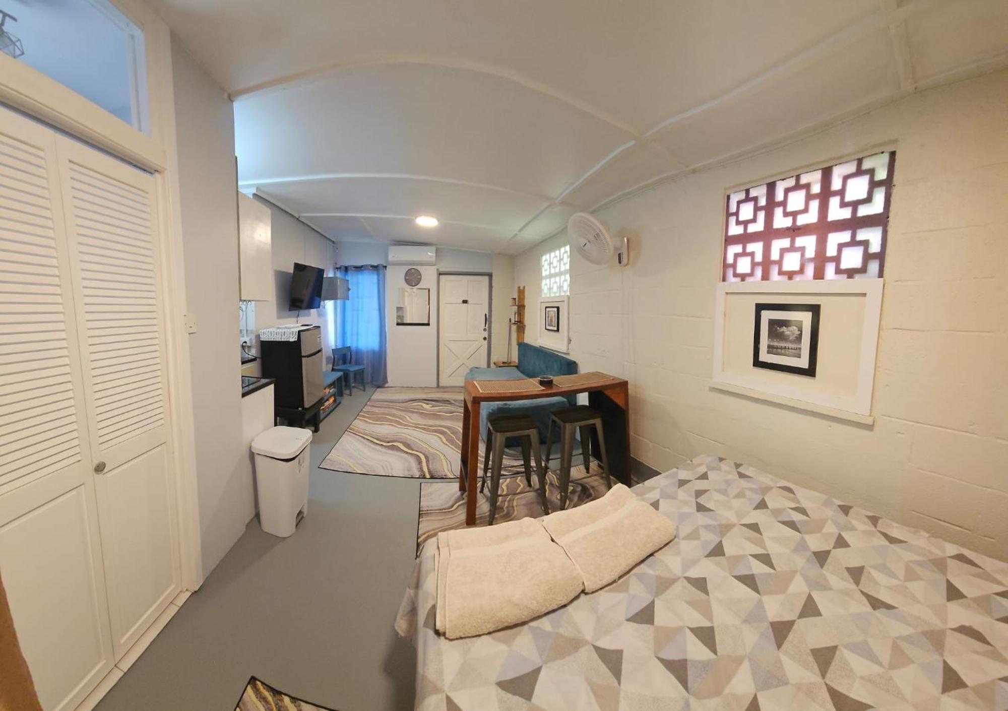 Gloria'S Mini Hideaway Apartment Christ Church Exterior photo